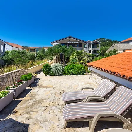 12346b Апартаменты *